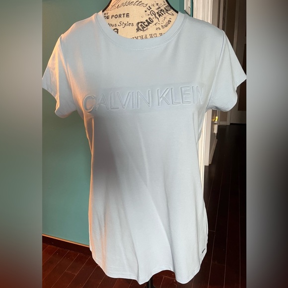 New tshirt - Picture 2 of 3